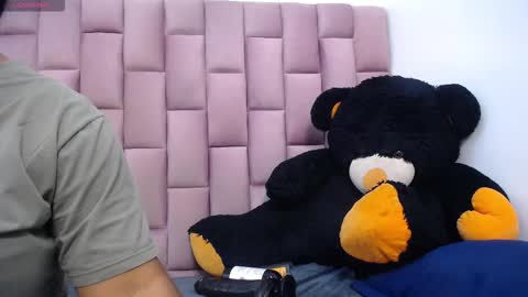 Snapshot of roxannehott chatting on February 2026 07:17:02 PM ross brown online show from February 2026 07:17:02 PM