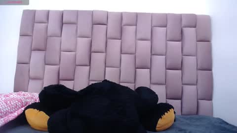 Snapshot of roxannehott chatting on February 2026 07:41:01 PM ross brown online show from February 2026 07:41:01 PM