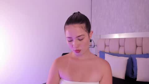 Snapshot of roxie_summers chatting on January 2025 07:39:02 PM Roxie online show from January 2025 07:39:02 PM