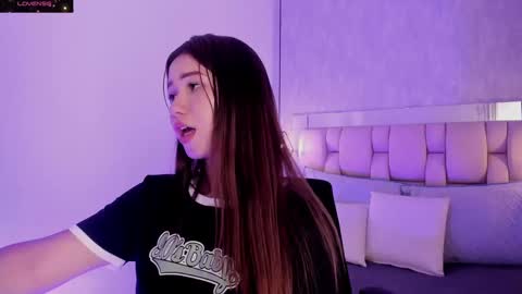 Snapshot of roxie_summers chatting on February 2025 02:14:01 AM Roxie online show from February 2025 02:14:01 AM