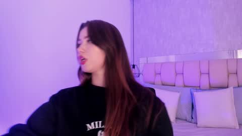 Snapshot of roxie_summers chatting on February 2025 07:44:01 PM Roxie online show from February 2025 07:44:01 PM