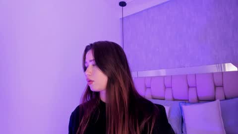 Snapshot of roxie_summers chatting on February 2025 10:47:01 PM Roxie online show from February 2025 10:47:01 PM