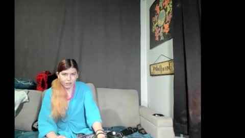 roxihazeleyes online show from October 2025 07:14:01 PM