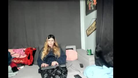 roxihazeleyes online show from February 2026 09:50:01 AM