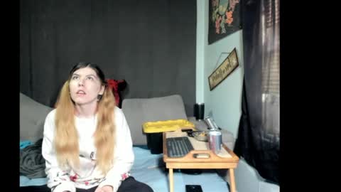 roxihazeleyes online show from April 2026 03:12:01 PM