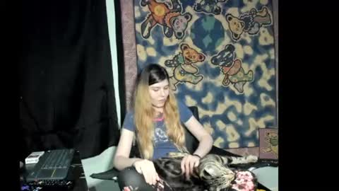 Snapshot of roxihazeleyes chatting on July 2026 05:44:02 AM roxihazeleyes online show from July 2026 05:44:02 AM