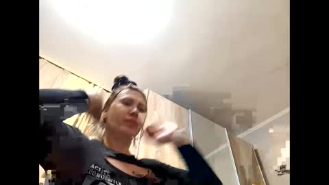 ROXOLANAA SEXY online show from April 2026 04:37:01 PM