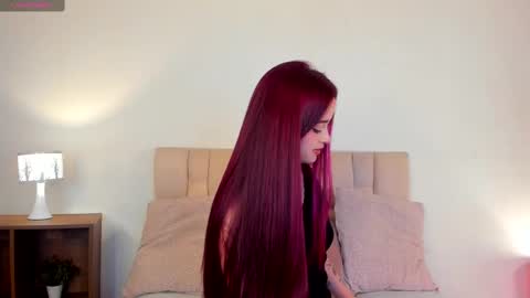 Snapshot of roxxy_mora chatting on March 2025 09:13:02 PM Roxxy online show from March 2025 09:13:02 PM