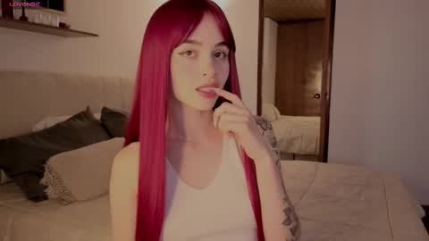 Snapshot of roxxy_mora chatting on October 2025 09:45:01 PM Roxxy online show from October 2025 09:45:01 PM