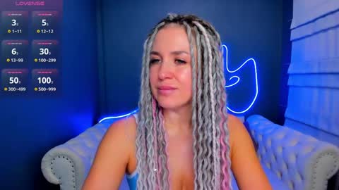 Roxy online show from April 2026 01:39:01 AM