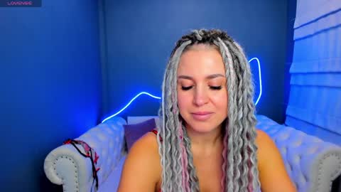 Roxy online show from April 2026 01:38:02 AM