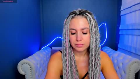 Roxy online show from April 2026 01:49:02 AM