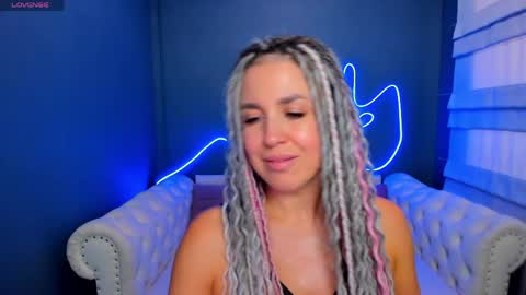 Roxy online show from April 2026 06:19:01 AM