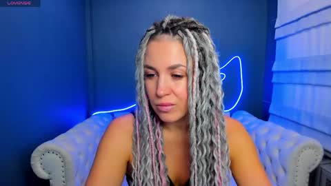 Roxy online show from April 2026 01:42:01 AM