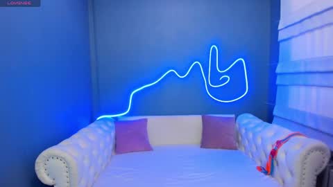 Roxy online show from April 2026 01:52:02 AM