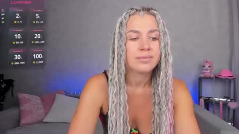 Roxy online show from July 2026 01:19:02 AM