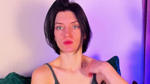 roxy_riot_ online show from February 2025 01:22:01 AM