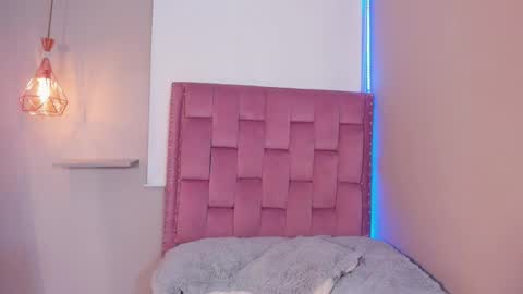 Snapshot of roxy_stone1 chatting on May 2026 04:45:01 PM roxy_stone1 online show from May 2026 04:45:01 PM
