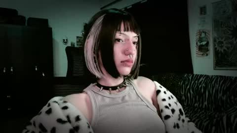 Snapshot of roxy_toxic chatting on May 2026 12:18:01 AM Roxy Independient model Help me to reach 50 thumbs up online show from May 2026 12:18:01 AM