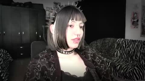 Roxy Independient model Help me to reach 50 thumbs up online show from July 2026 12:34:02 AM