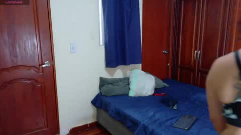 RoxyAron online show from May 2026 02:10:01 PM