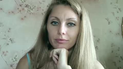 roxyfox18x01 online show from October 2025 09:55:01 AM