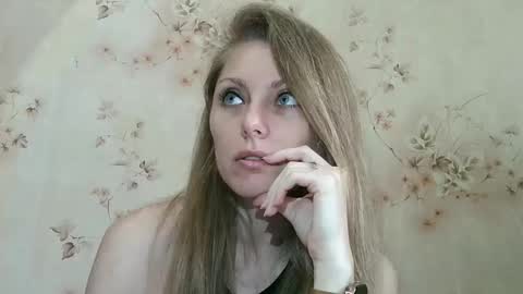 roxyfox18x01 online show from April 2026 05:23:01 AM