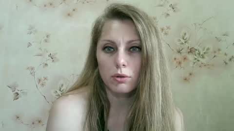 Snapshot of roxyfox18x01 chatting on May 2026 08:12:02 AM roxyfox18x01 online show from May 2026 08:12:02 AM