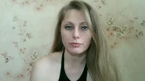 Snapshot of roxyfox18x01 chatting on May 2026 06:41:02 AM roxyfox18x01 online show from May 2026 06:41:02 AM