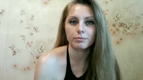 Snapshot of roxyfox18x01 chatting on May 2026 07:59:02 AM roxyfox18x01 online show from May 2026 07:59:02 AM