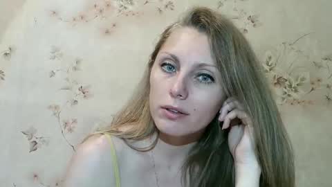 Snapshot of roxyfox18x01 chatting on May 2026 07:26:02 PM roxyfox18x01 online show from May 2026 07:26:02 PM
