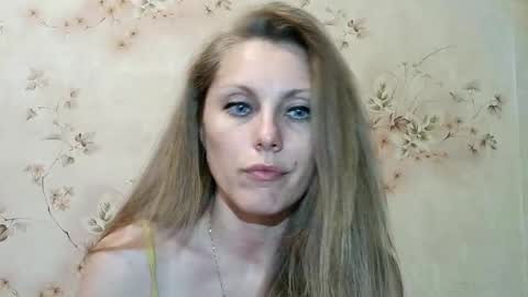 Snapshot of roxyfox18x01 chatting on June 2026 07:36:01 PM roxyfox18x01 online show from June 2026 07:36:01 PM