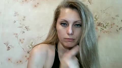 Snapshot of roxyfox18x01 chatting on June 2026 07:40:02 AM roxyfox18x01 online show from June 2026 07:40:02 AM