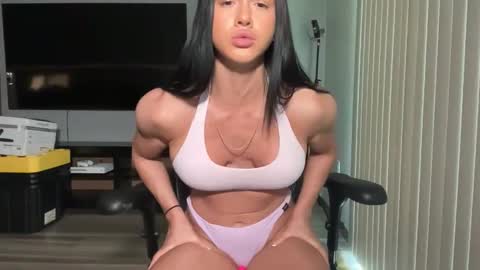 Snapshot of roxyheartley chatting on May 2026 08:37:01 PM roxyheartley online show from May 2026 08:37:01 PM