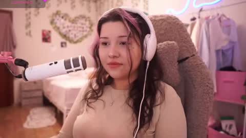 roxysuh online show from April 2026 07:42:02 AM