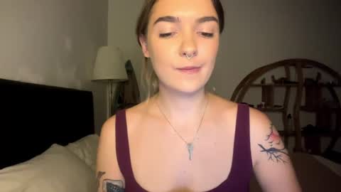 Snapshot of roxysweetdream chatting on June 2026 01:26:01 PM Roxy online show from June 2026 01:26:01 PM