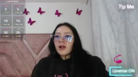 Snapshot of roxyy_fox chatting on June 2026 02:22:01 AM Roxy online show from June 2026 02:22:01 AM