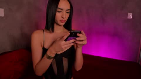 Snapshot of roxyy_x chatting on April 2026 08:58:02 PM val online show from April 2026 08:58:02 PM