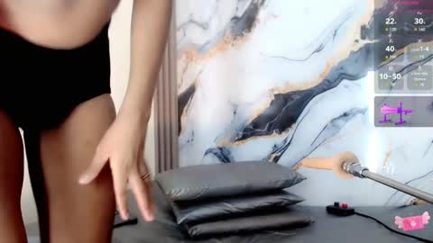 royal_xx online show from March 2026 08:47:01 PM