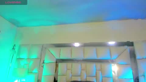 royal_xx online show from April 2026 08:21:01 PM