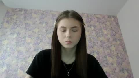 royalvelour online show from May 2026 12:01:01 PM