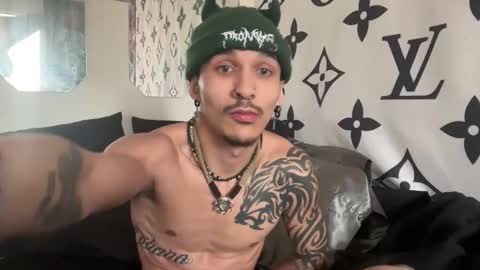 rozaeix online show from April 2026 06:49:01 PM