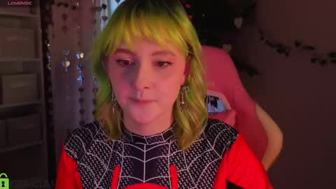 Snapshot of roziett_belle chatting on February 2026 09:08:01 AM Roziett online show from February 2026 09:08:01 AM