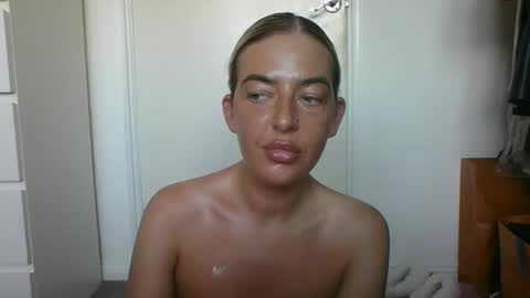 rubyredxxxoxxx online show from January 2025 12:40:01 PM