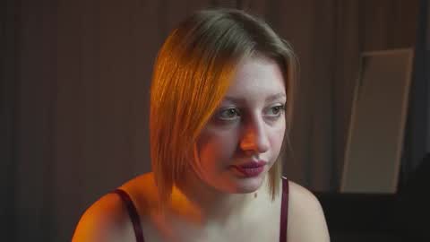 Mila online show from November 2025 04:26:02 AM