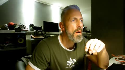 Chico que rico Caliente online show from February 2025 06:23:01 PM