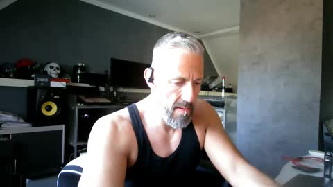 Chico que rico Caliente online show from March 2025 08:33:02 AM