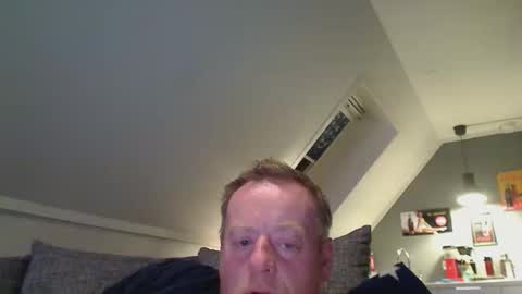 Snapshot of runepetter chatting on October 2025 12:00:01 AM bignorwegian online show from October 2025 12:00:01 AM