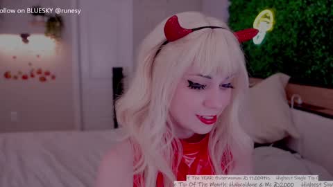 Snapshot of runesy chatting on October 2025 03:10:02 AM Lady online show from October 2025 03:10:02 AM