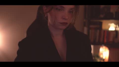 Elena online show from November 2025 10:46:01 PM